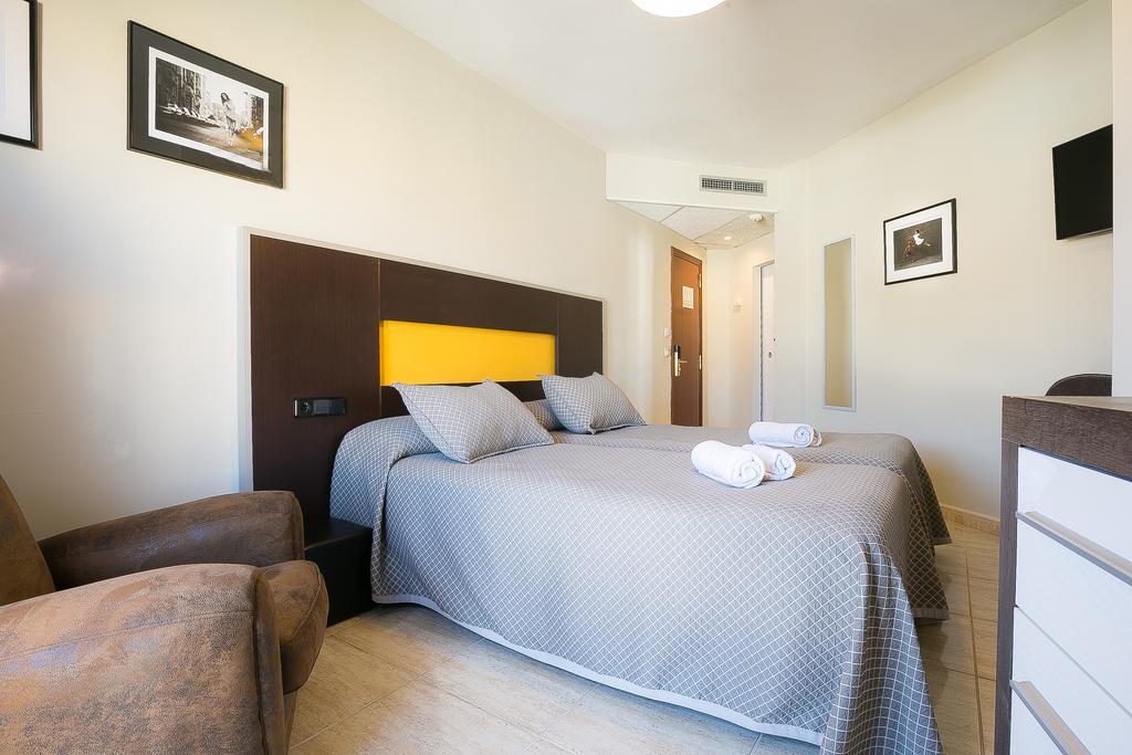 Montmar Hotel